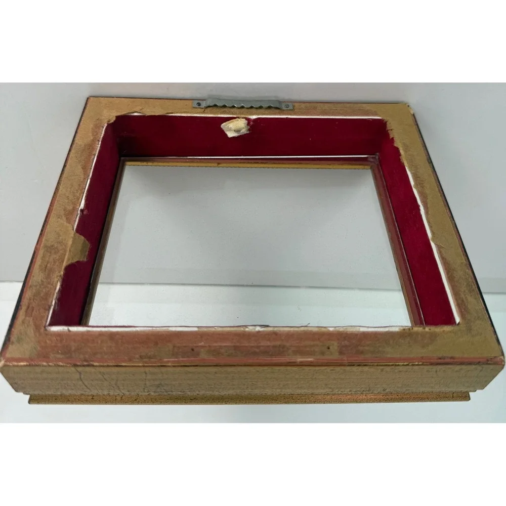 Vtg Gold Ornate Picture Frame Red Velvet Mat Shadow Box Display Approx 8x7x2